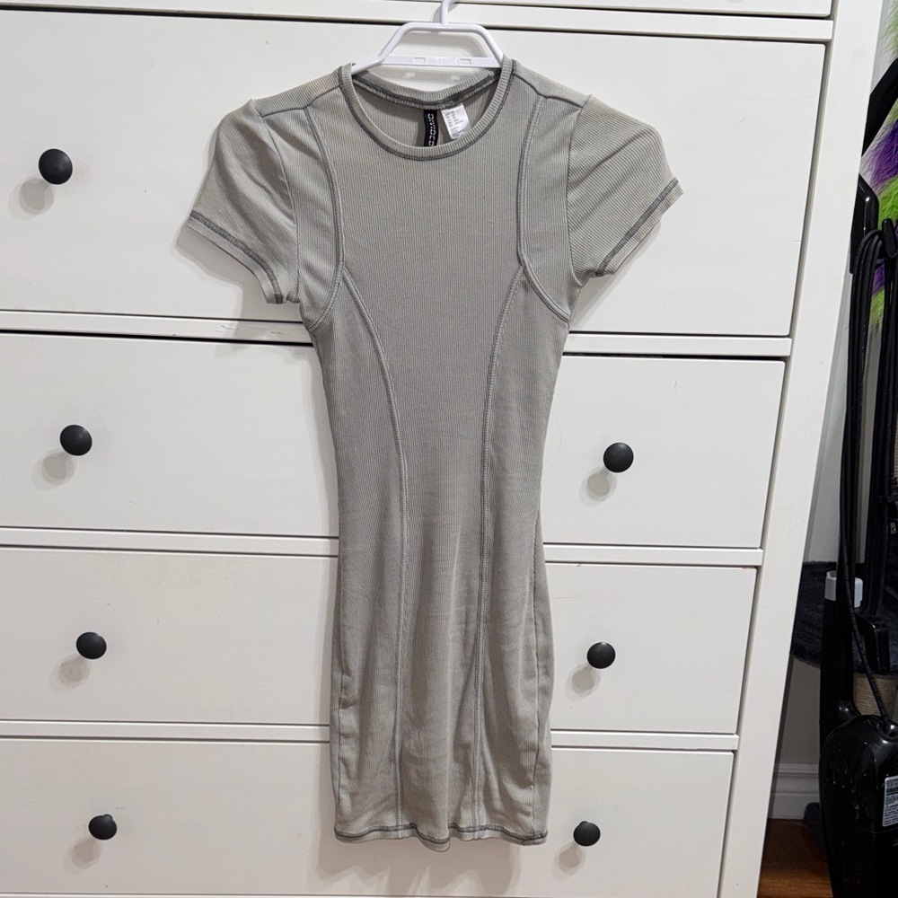 H&M Ribbed Gray Top